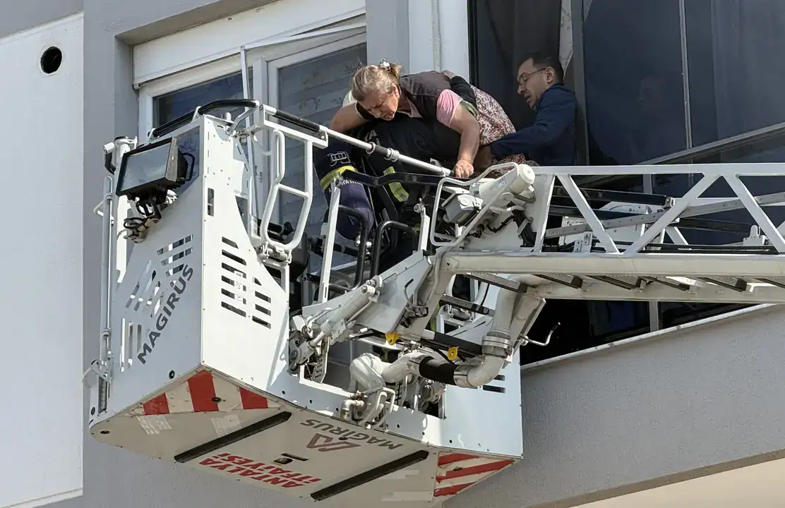 Apartmanda 6 Kişi Mahsur Kaldı: "Çatıya Ulaşsaydı Kurtuluş Yoktu" 7